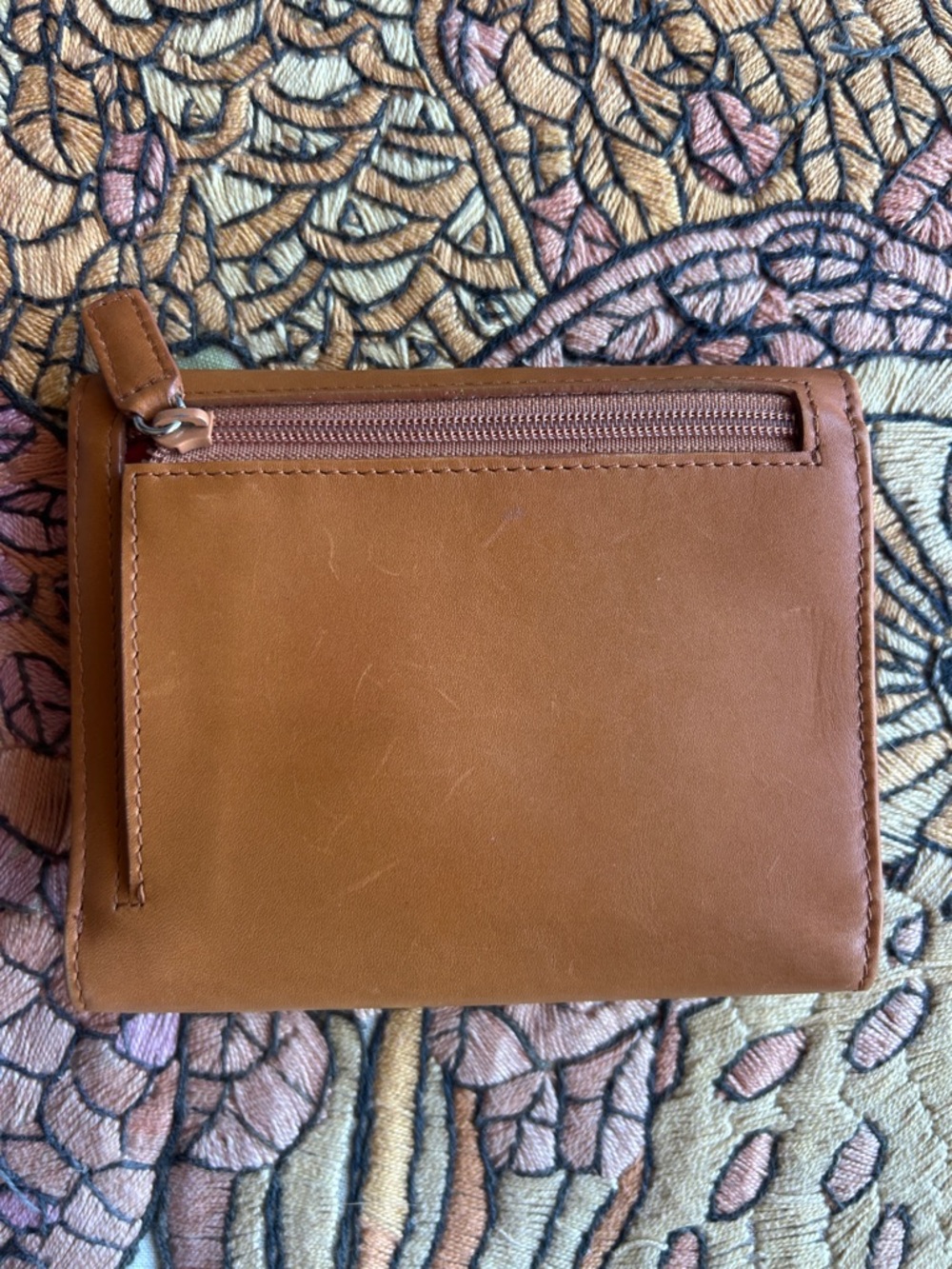 Vintage Lauren Ralph Lauren Tan Leather Trifold Wallet with Silver Logo Close - Picture 2 of 5